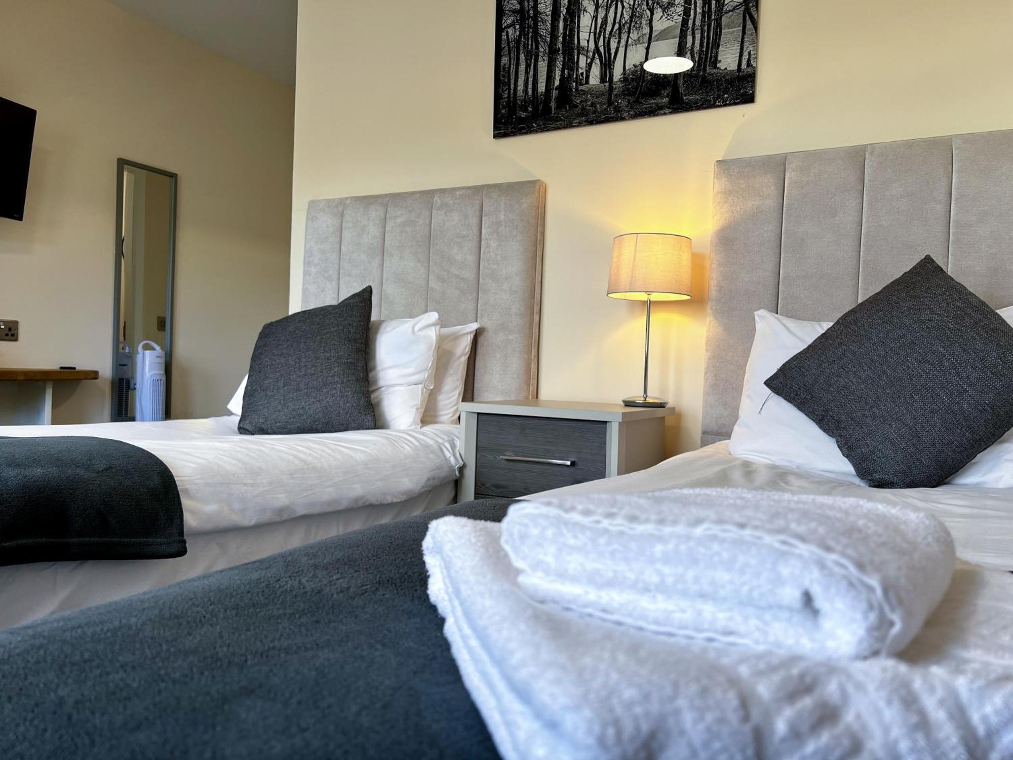 Loch Ness Gate House Hotel Fort Augustus Exterior foto